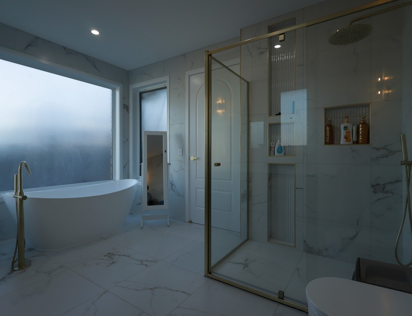 Unedited raw capture of a luxury Melbourne bathroom